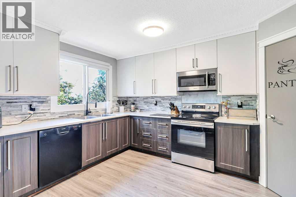 4412 45 Avenue - 18
