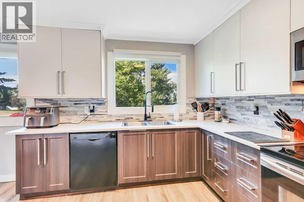 4412 45 Avenue - 21