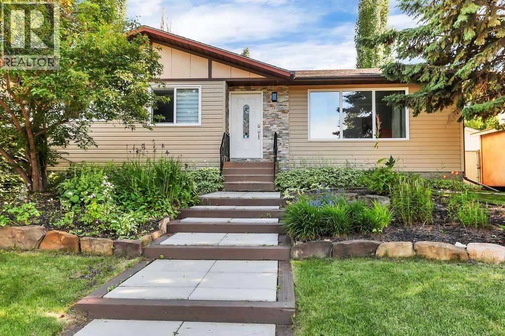 4412 45 Avenue - 2