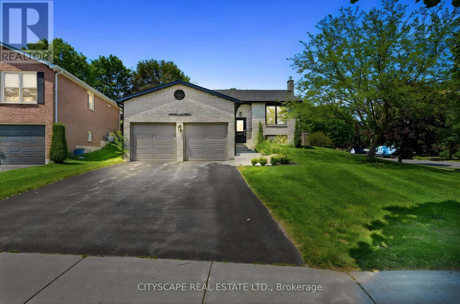 44 STONEHILL BOULEVARD - 1