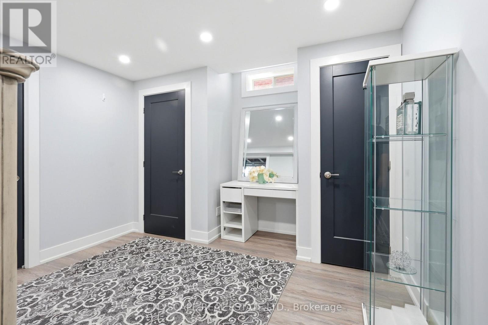 44 STONEHILL BOULEVARD - 17