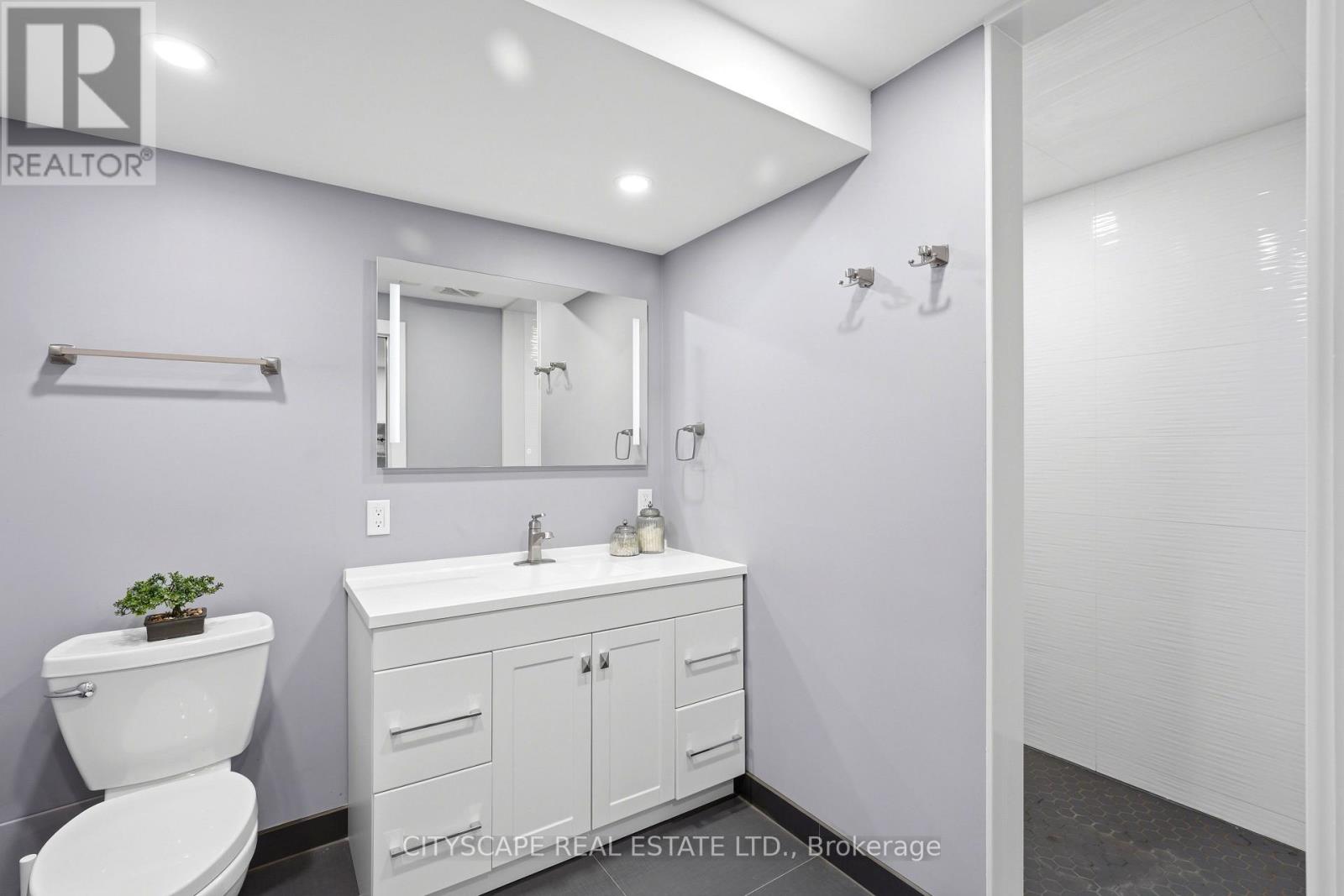 44 STONEHILL BOULEVARD - 18