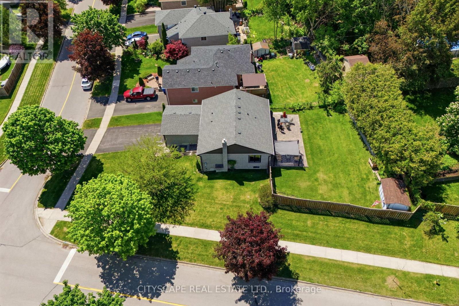 44 STONEHILL BOULEVARD - 21