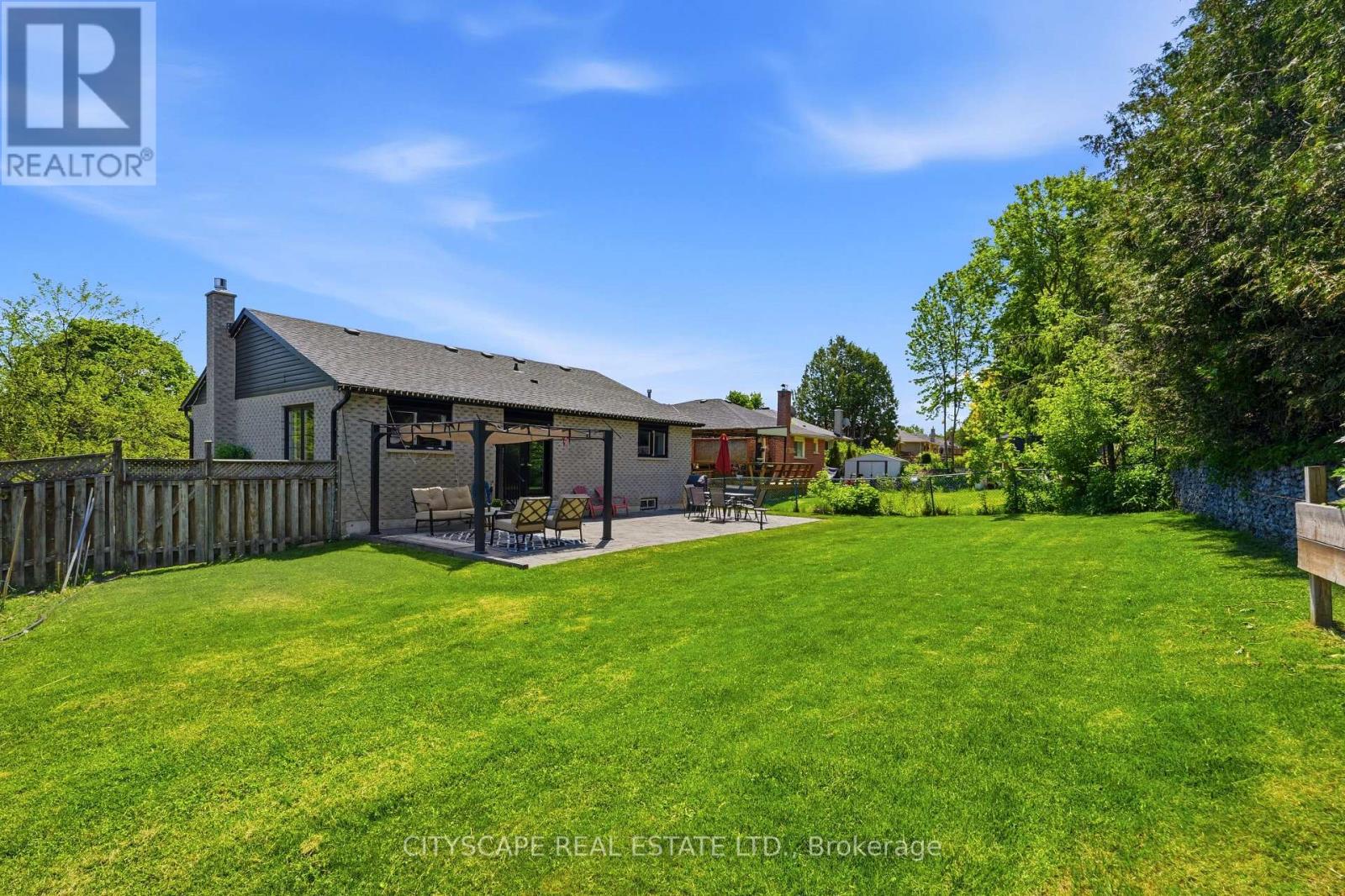 44 STONEHILL BOULEVARD - 23