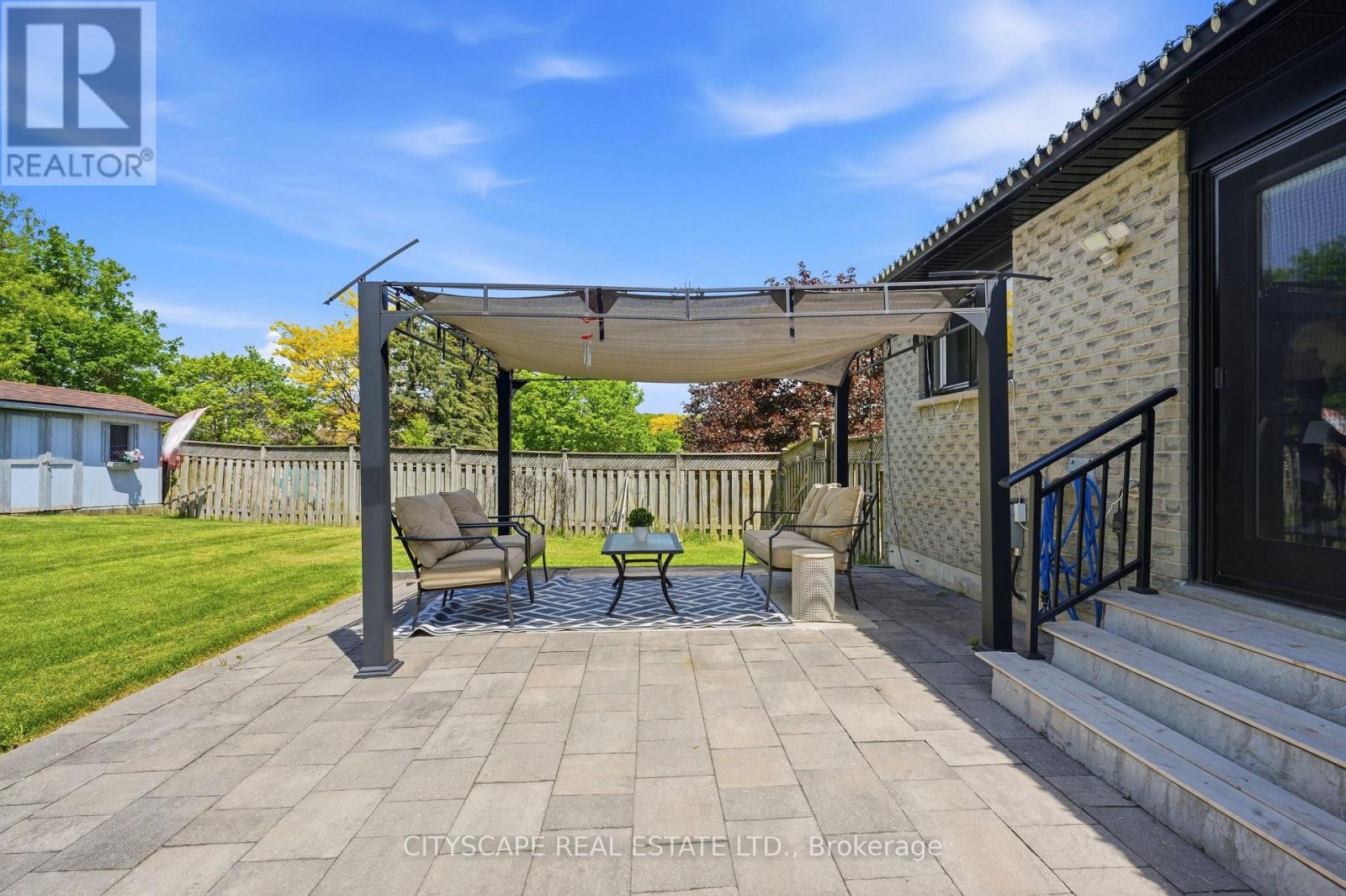 44 STONEHILL BOULEVARD - 25