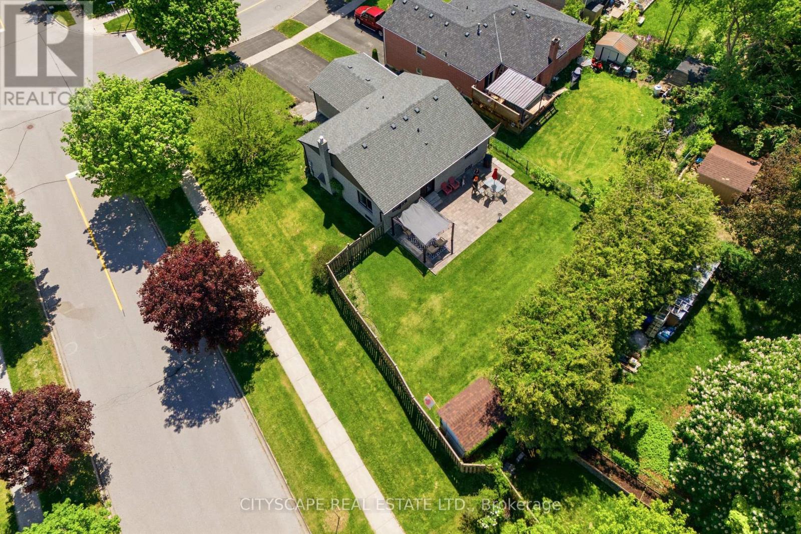 44 STONEHILL BOULEVARD - 26
