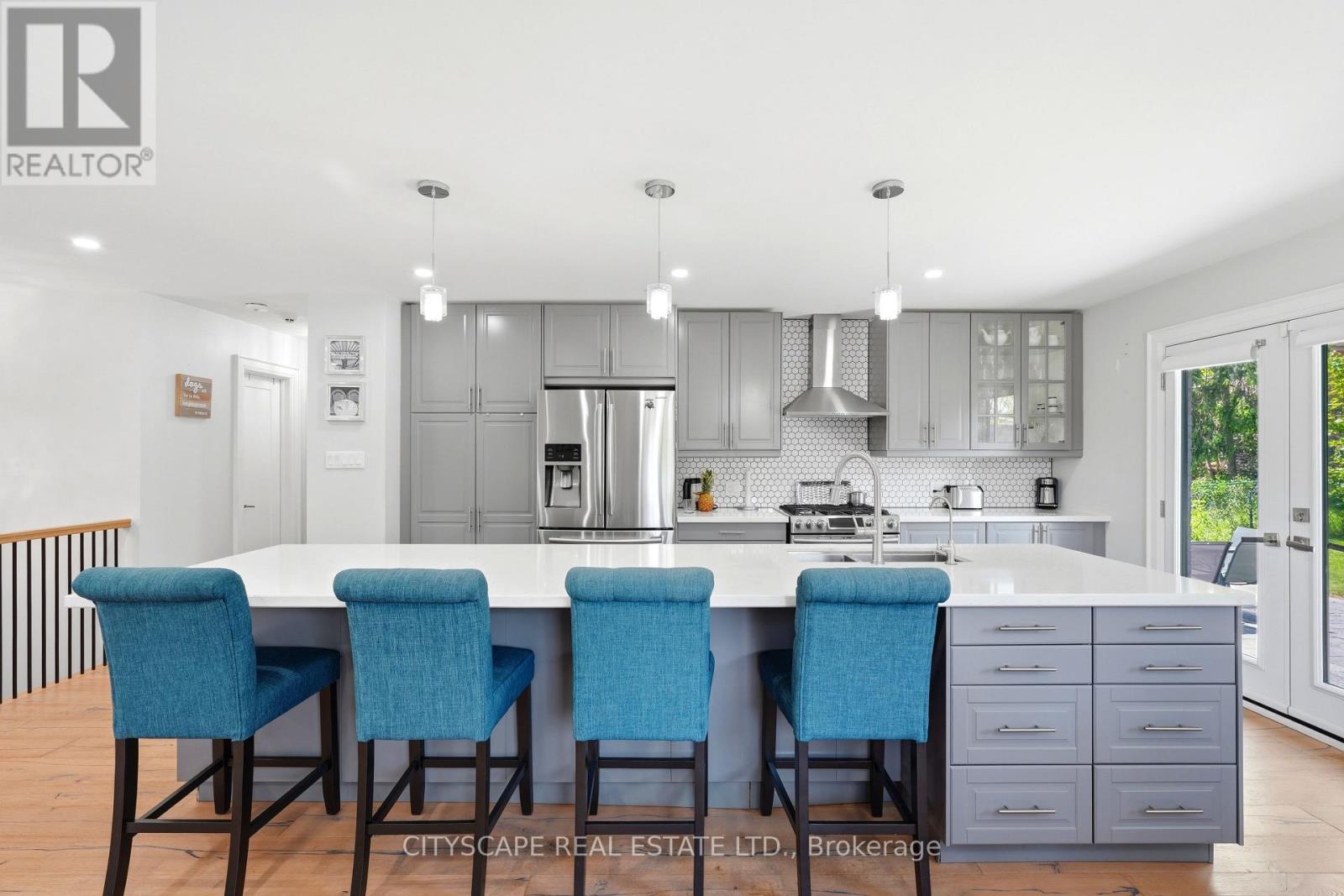 44 STONEHILL BOULEVARD - 3
