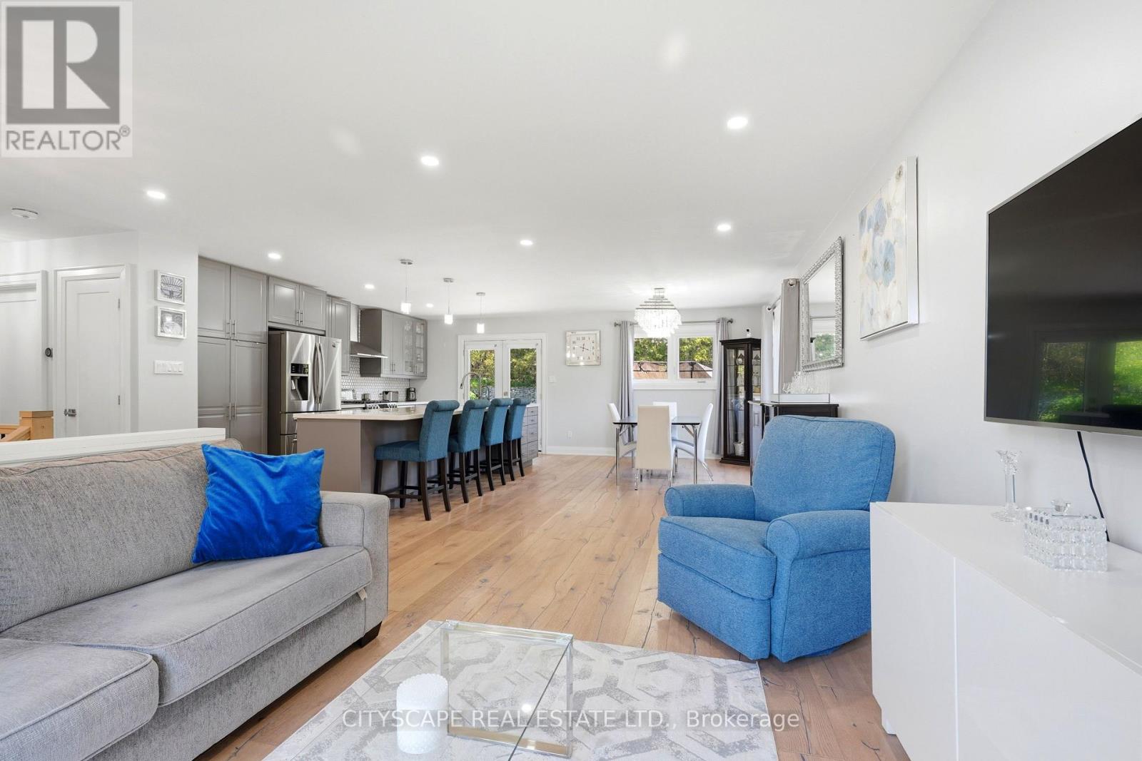 44 STONEHILL BOULEVARD - 5