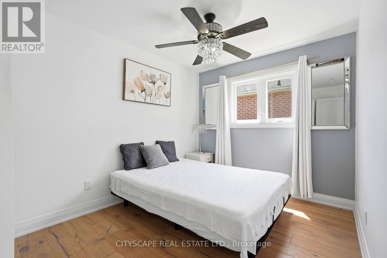 44 STONEHILL BOULEVARD - 8