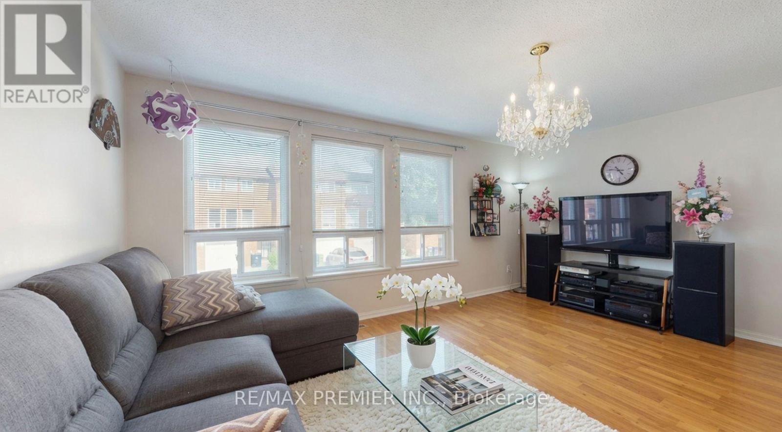 #184 6448 FINCH AVENUE - 13