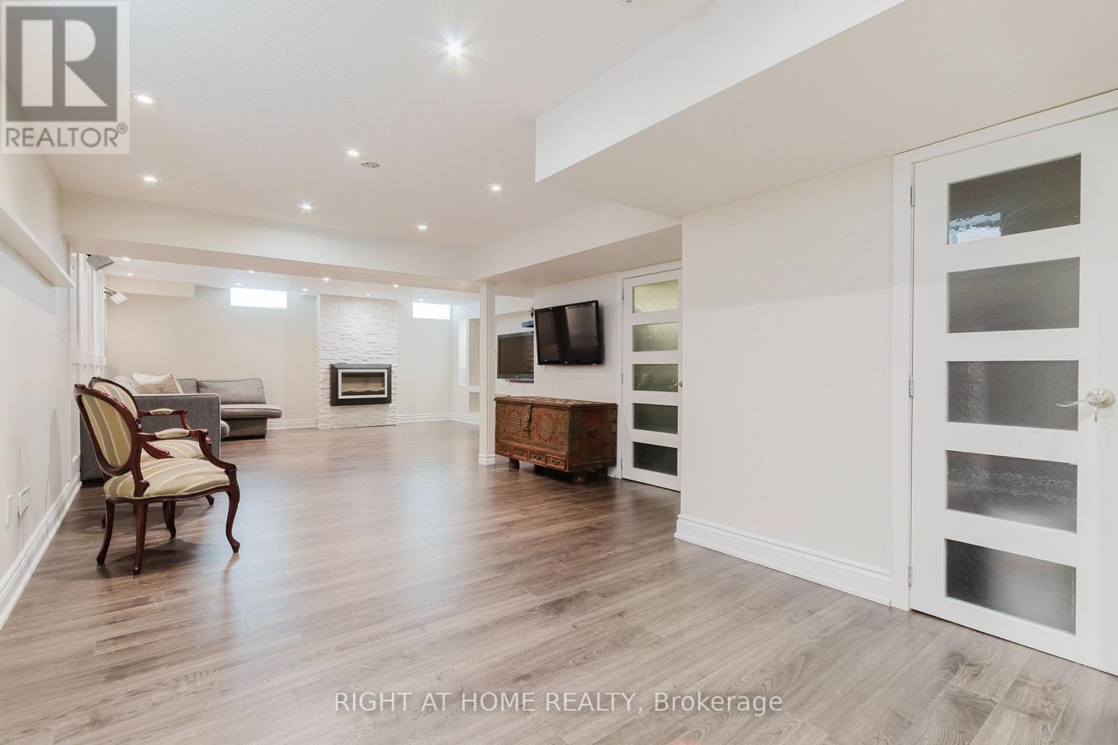 5294 ROADSIDE WAY - 39