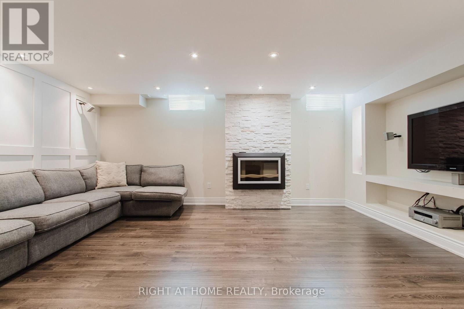 5294 ROADSIDE WAY - 41