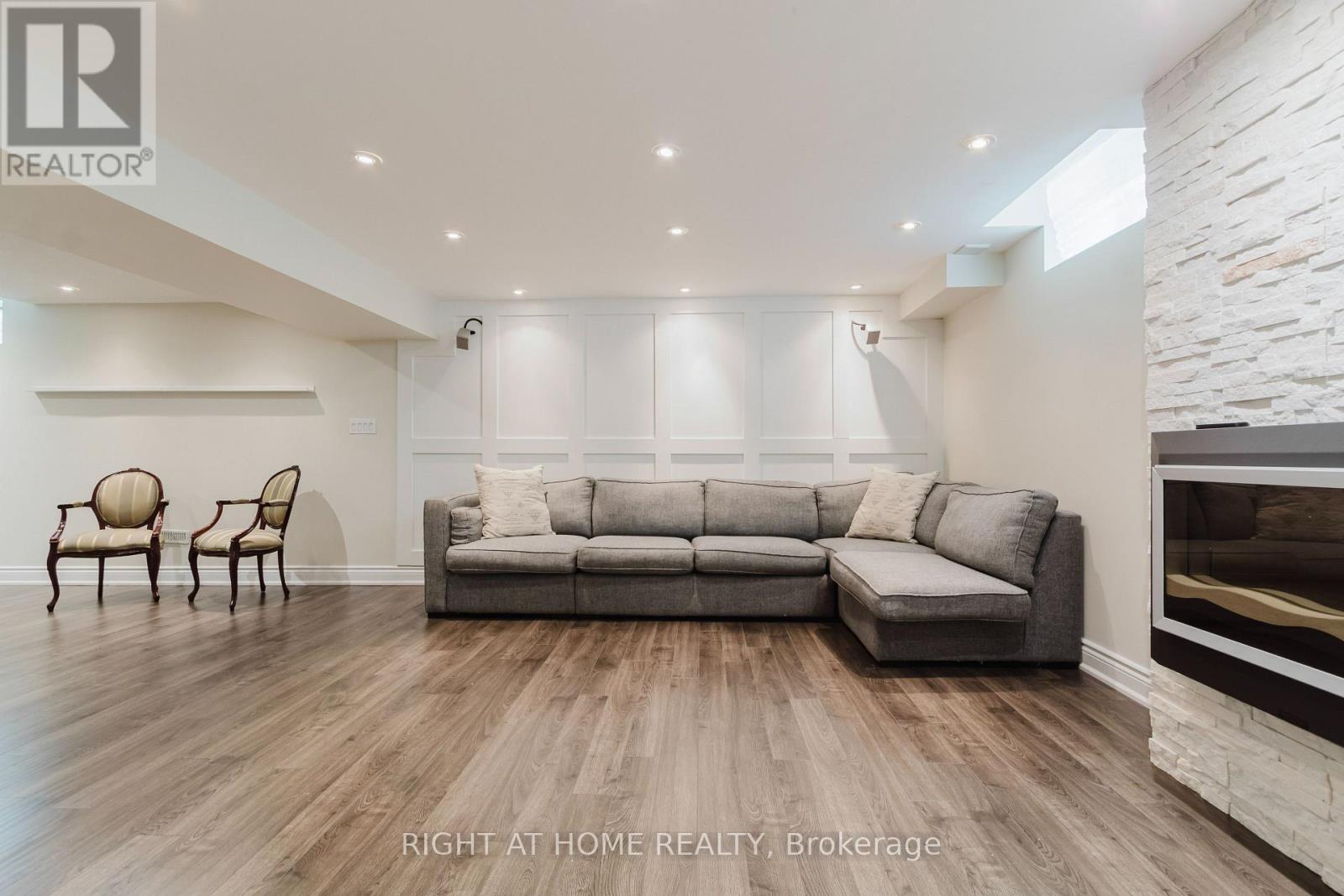 5294 ROADSIDE WAY - 43