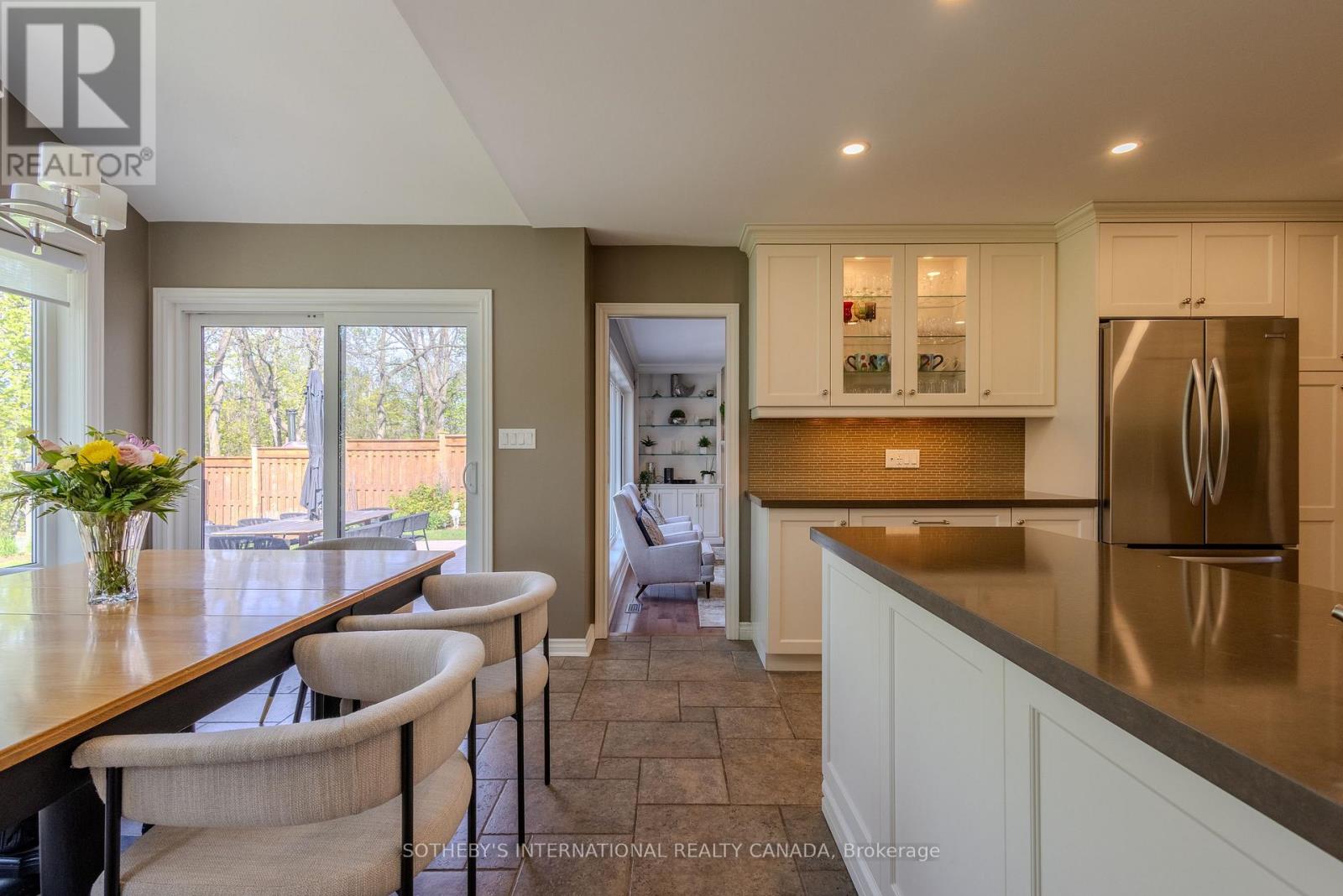23 FRANCIS CREEK BOULEVARD - 11