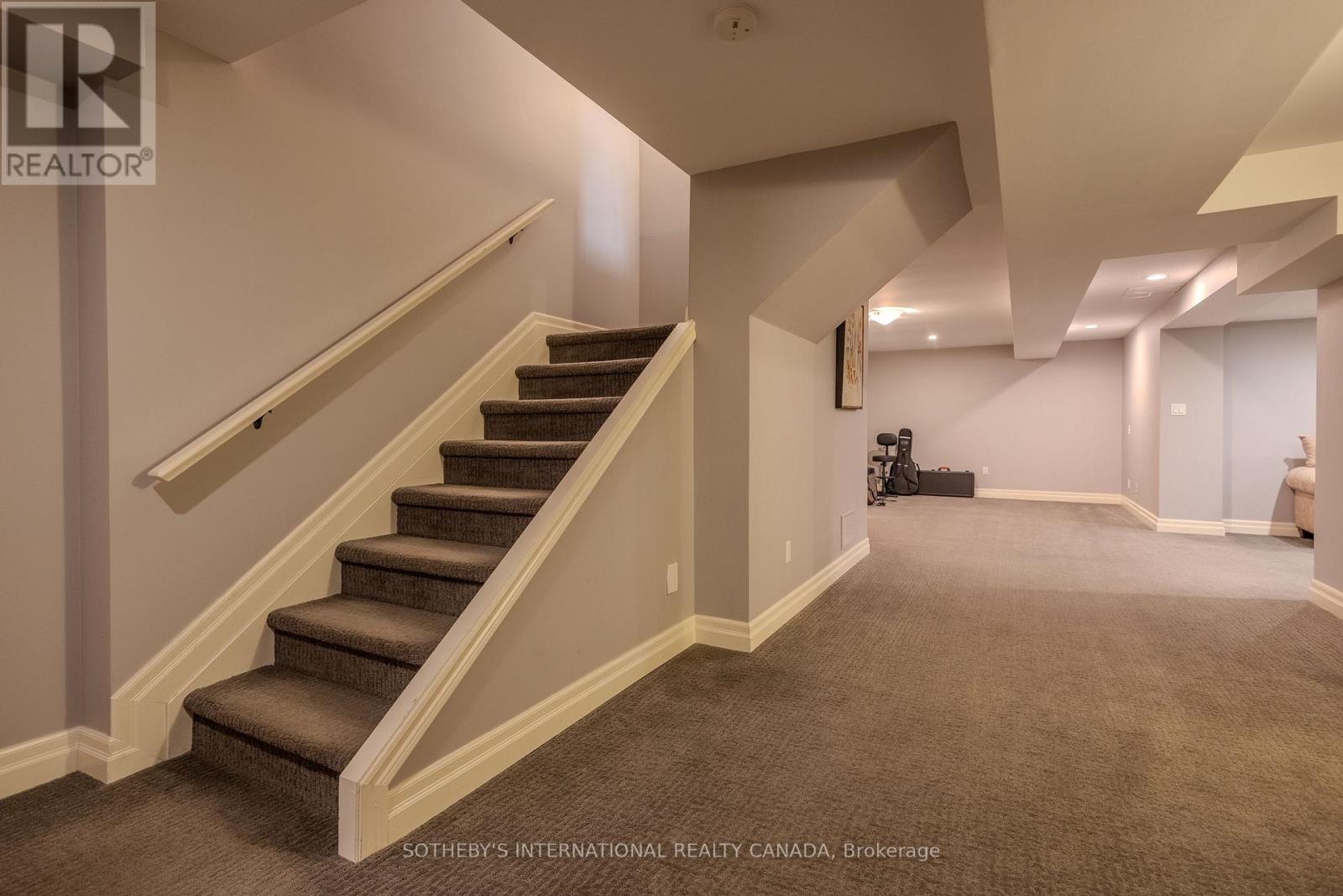 23 FRANCIS CREEK BOULEVARD - 35