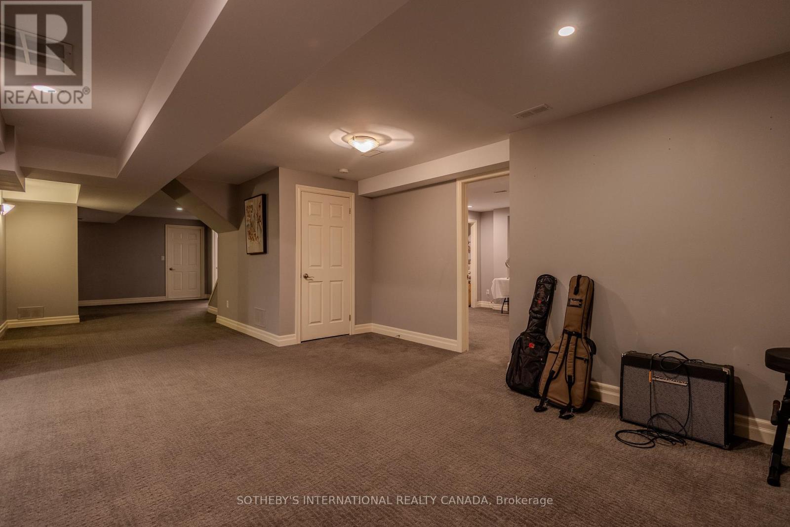 23 FRANCIS CREEK BOULEVARD - 36