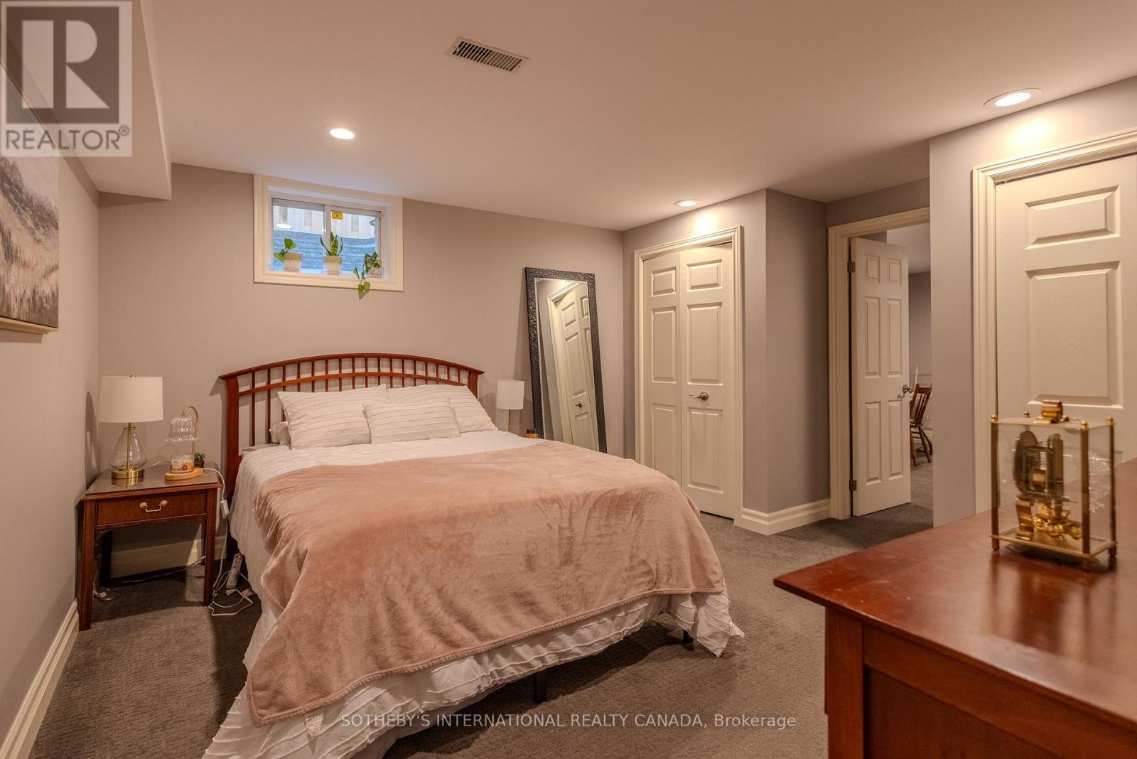 23 FRANCIS CREEK BOULEVARD - 38