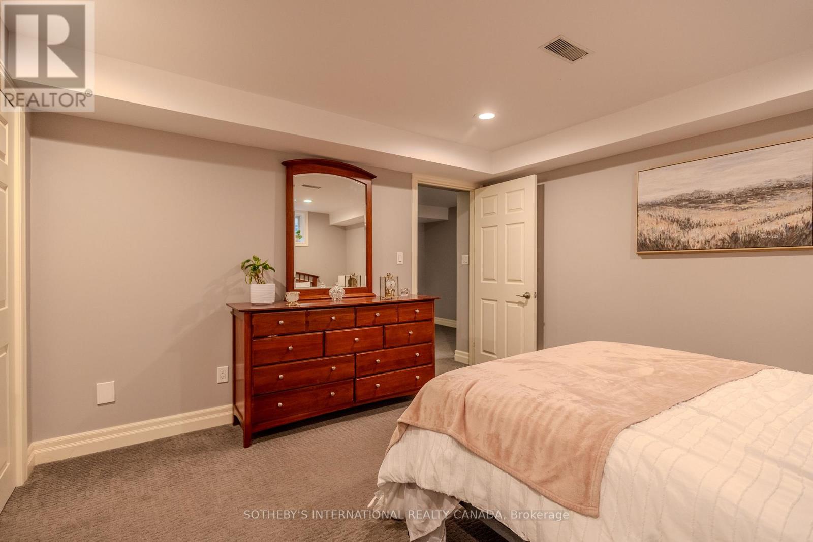 23 FRANCIS CREEK BOULEVARD - 39