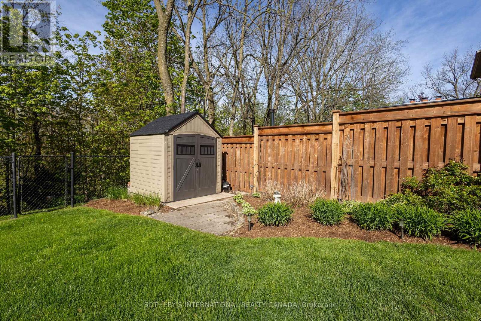 23 FRANCIS CREEK BOULEVARD - 48