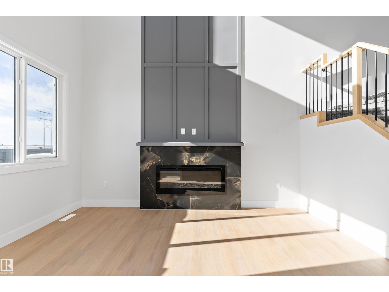 34 ASTORIA PL - 18