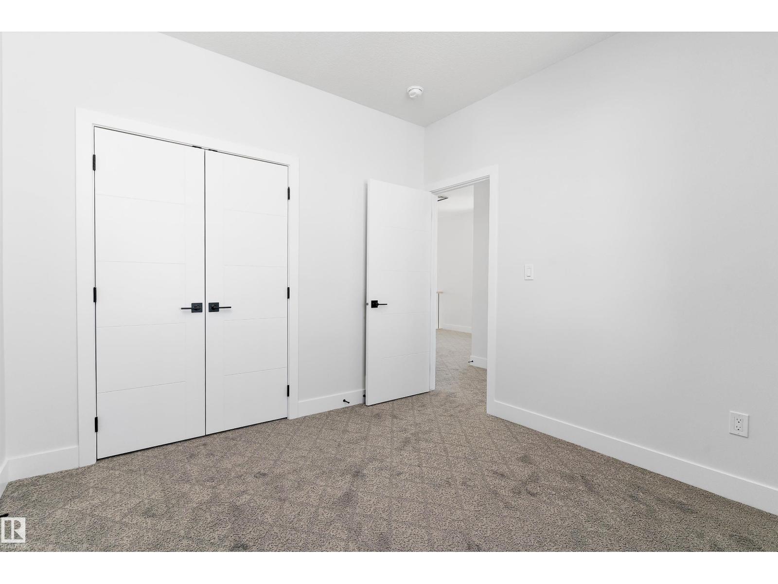 34 ASTORIA PL - 34