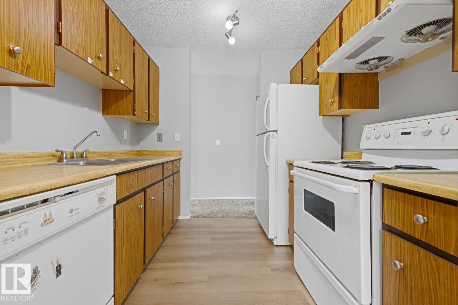 5514 93A AV NW - 1