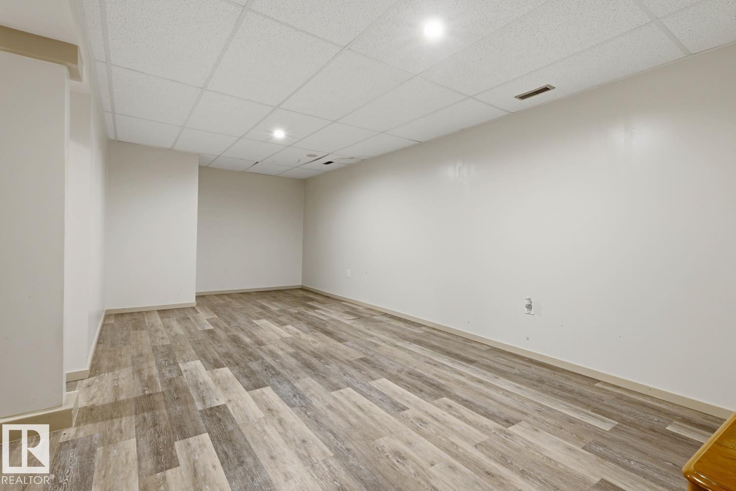 5514 93A AV NW - 24