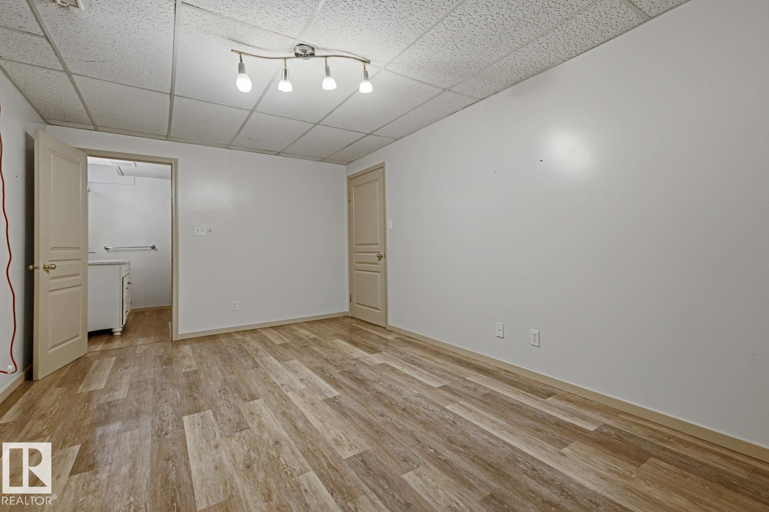 5514 93A AV NW - 25
