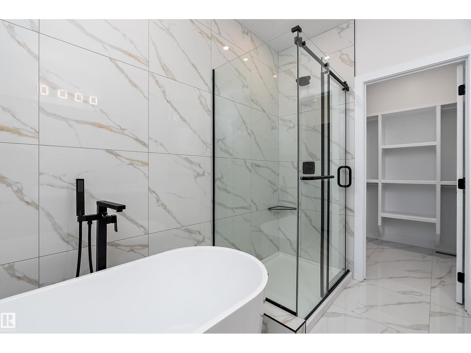 38 ASTORIA PL - 36