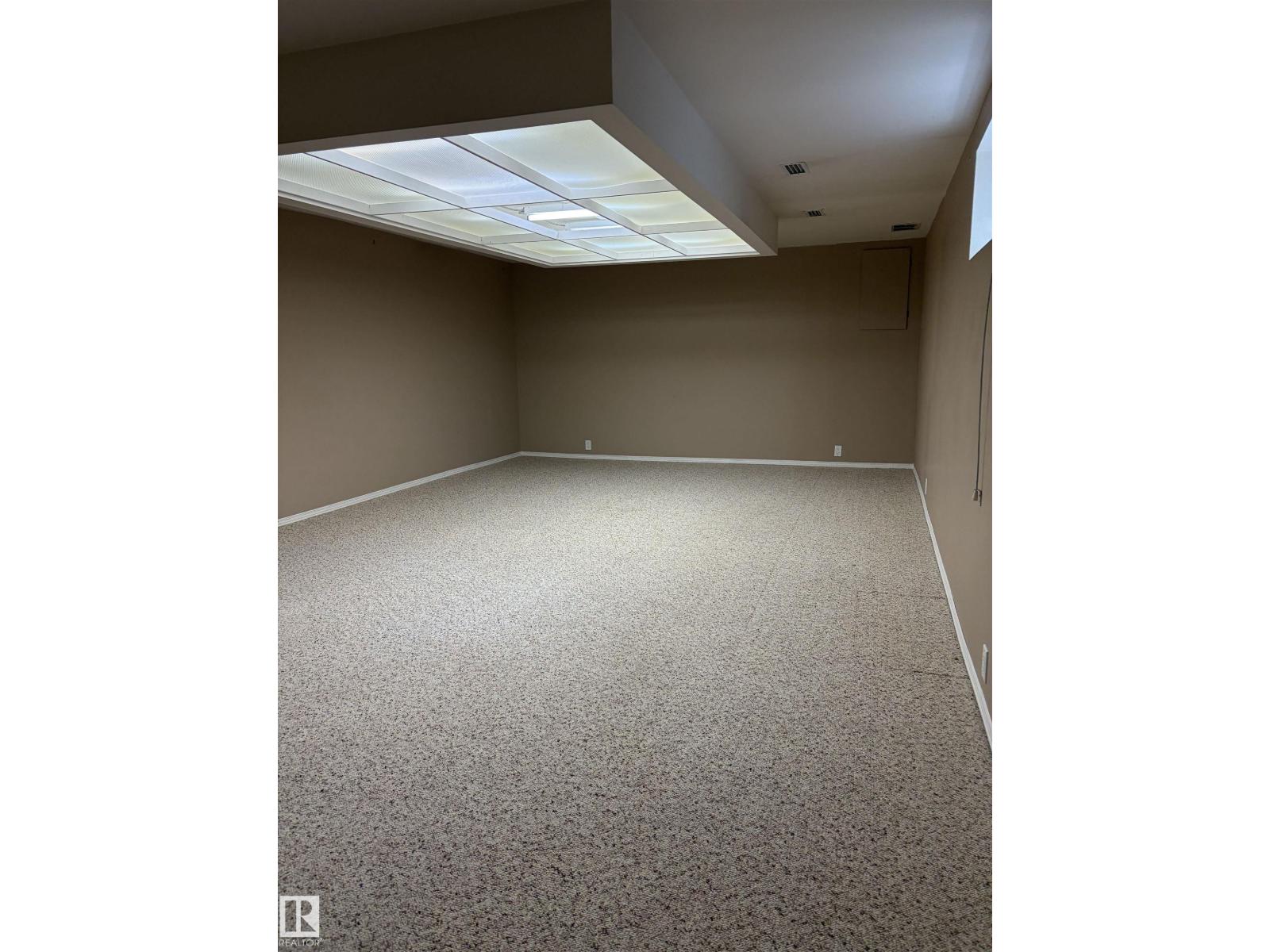 1027 109 ST NW - 51