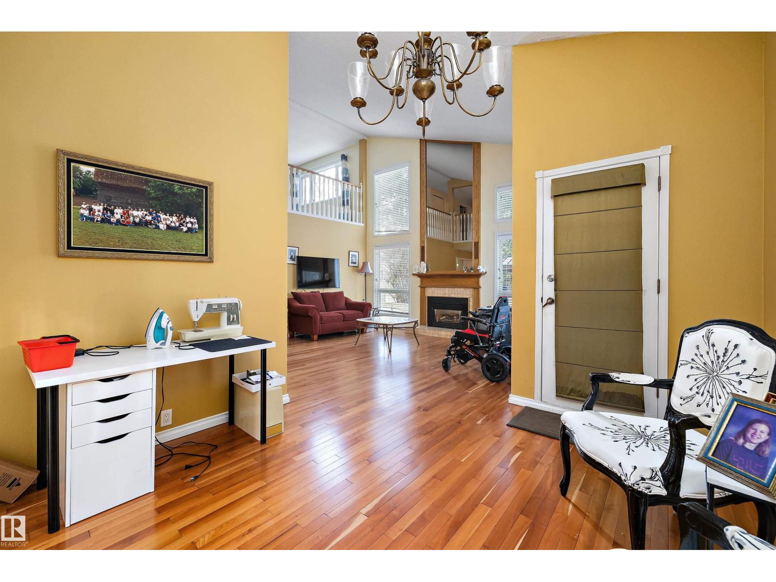 1027 109 ST NW - 13