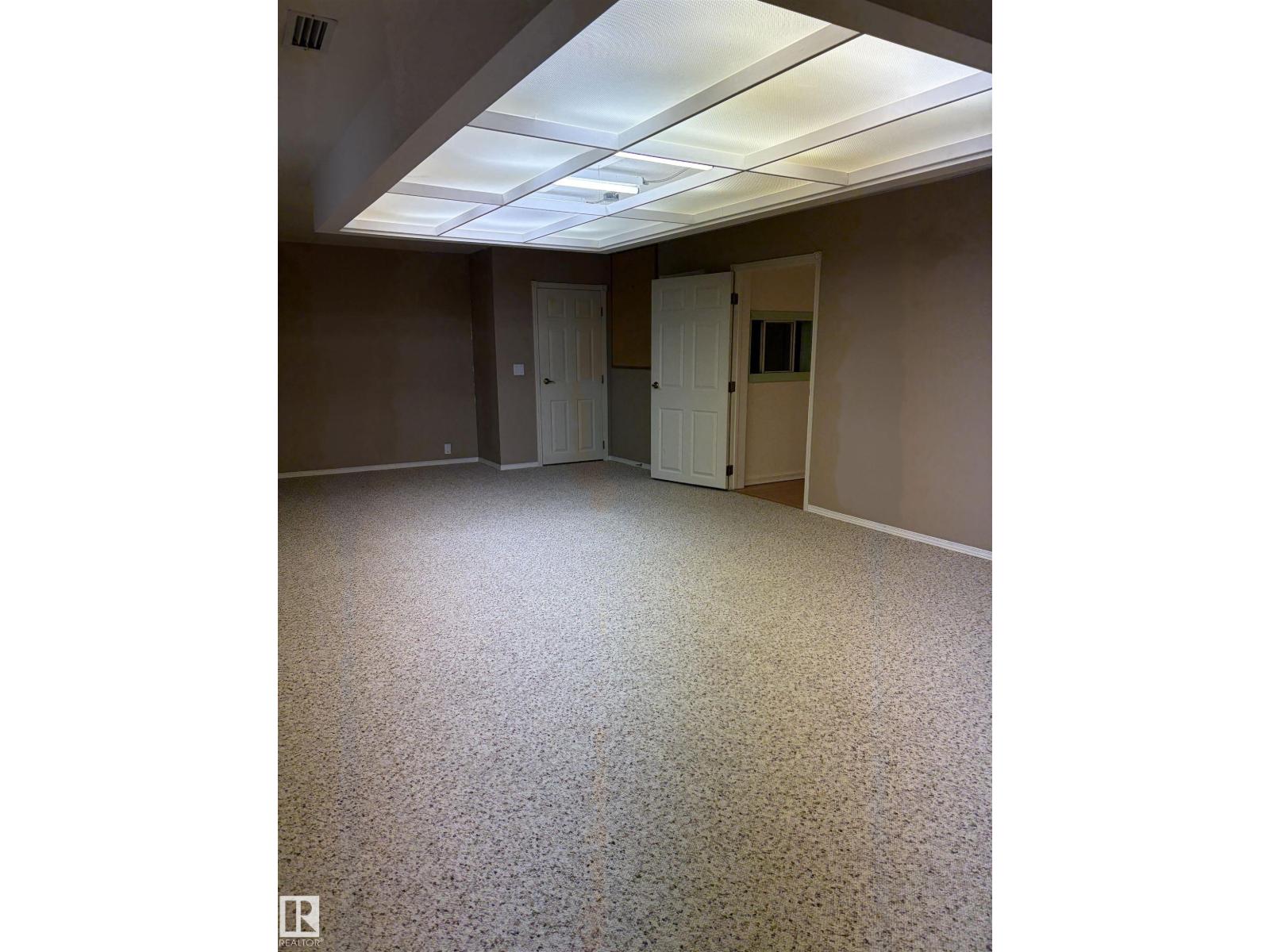 1027 109 ST NW - 52
