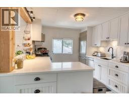 798 Fisher Road, Gibsons, BC V0N1V1 Photo 8