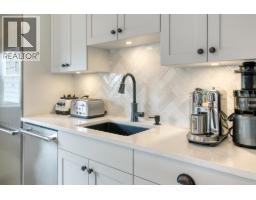 798 Fisher Road, Gibsons, BC V0N1V1 Photo 9