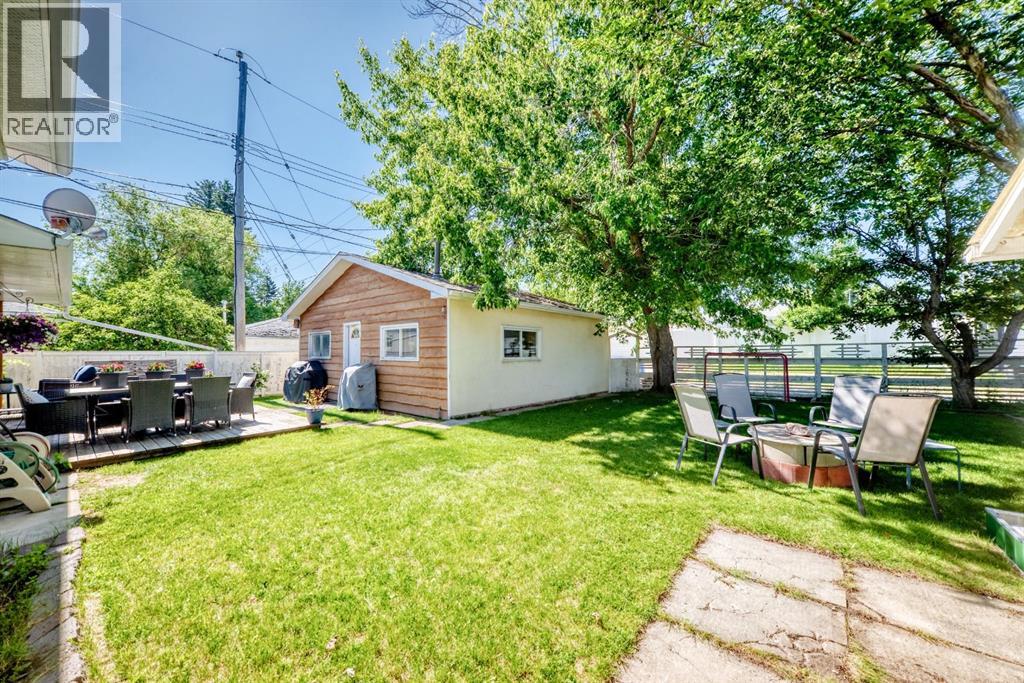 4803 5 Avenue SW - 33