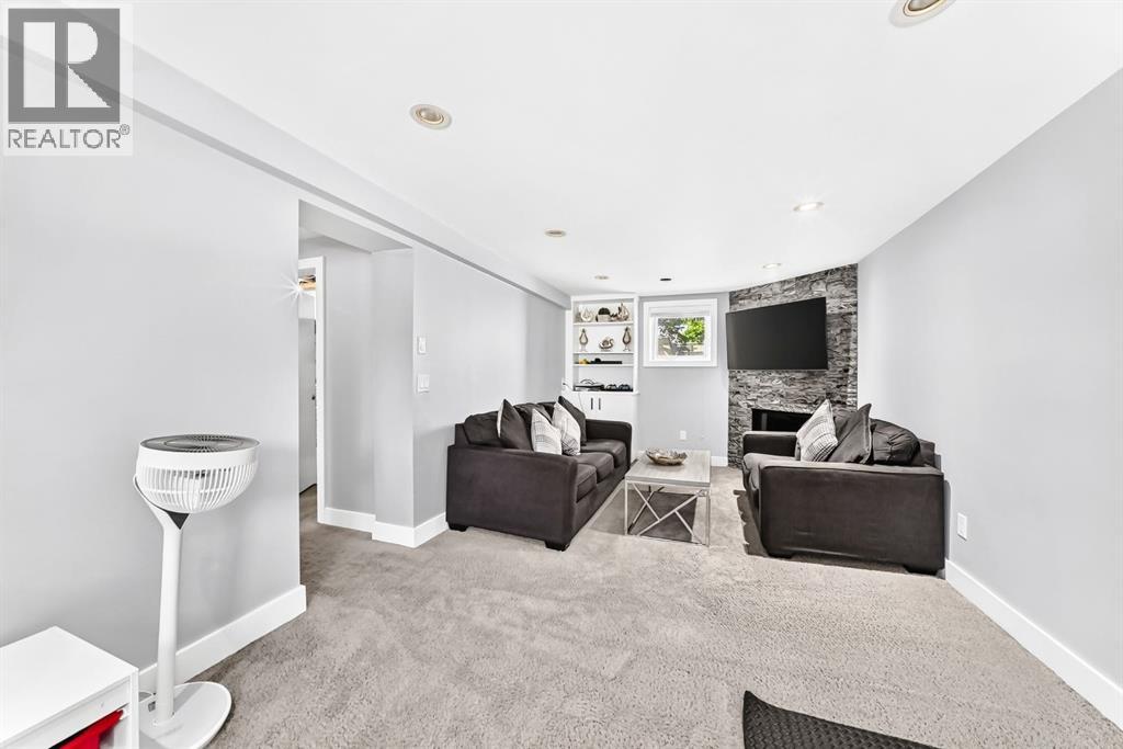 4803 5 Avenue SW - 27