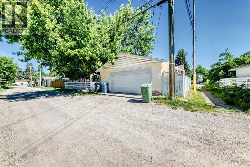 4803 5 Avenue SW - 36