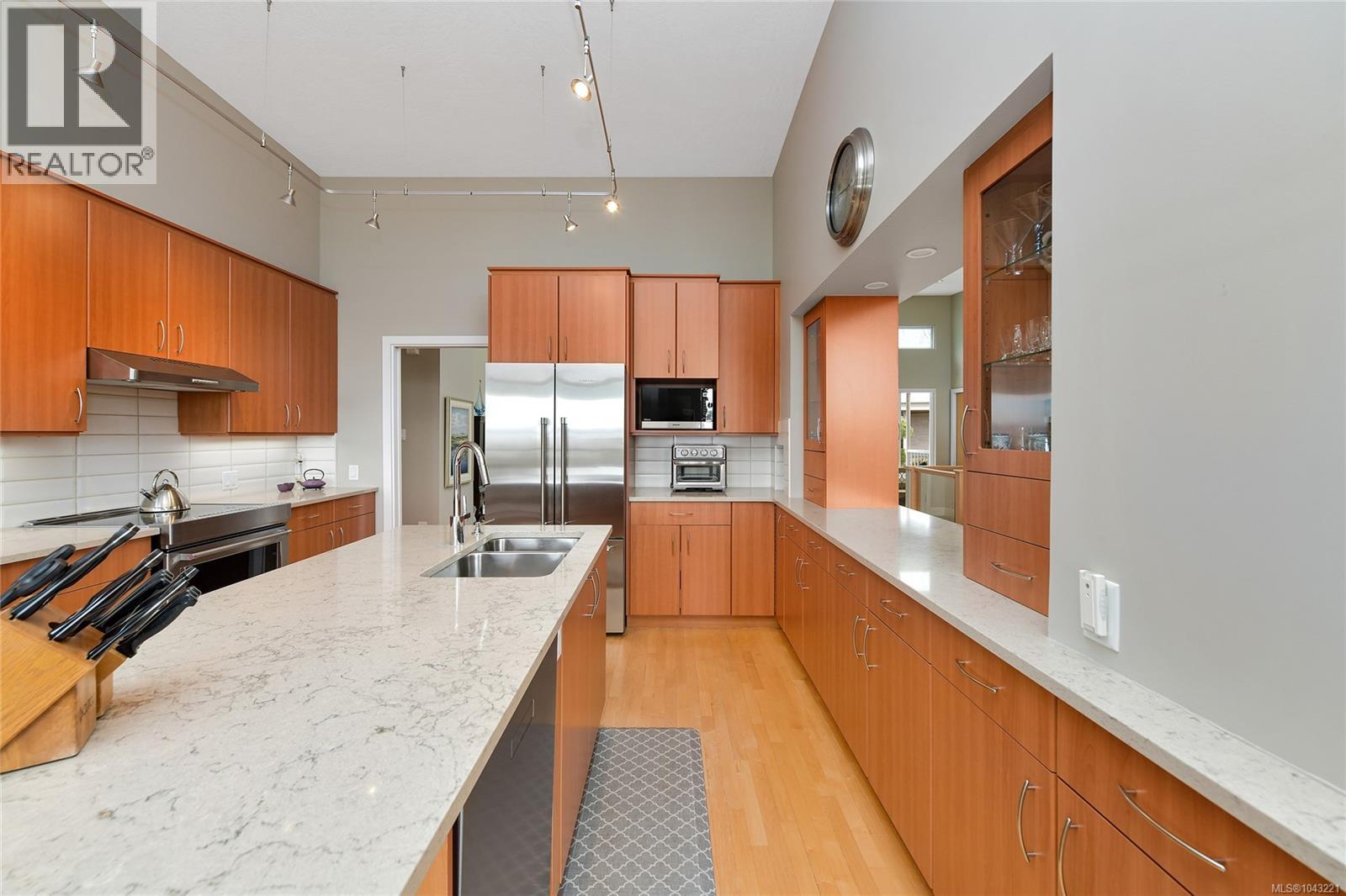 763 Sayward Hill Terr - 15