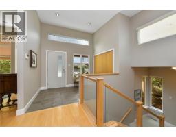 763 Sayward Hill Terr, Saanich, BC V8Y3K1 Photo 34