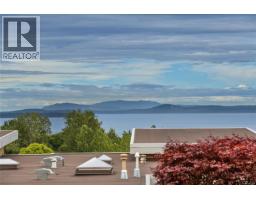 763 Sayward Hill Terr, Saanich, BC V8Y3K1 Photo 35