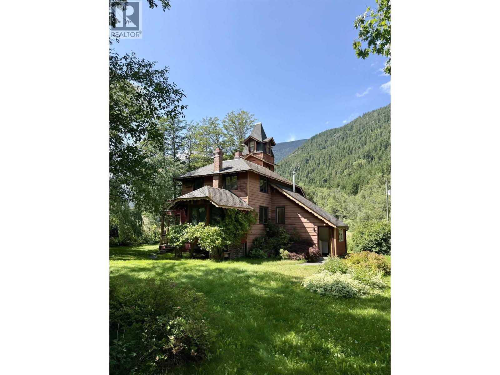 4233 MACKENZIE 20 HIGHWAY, Bella Coola — photo 2