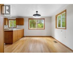Living room - 6025 Castley Rd, Duncan, BC V9L6K2 Photo 12