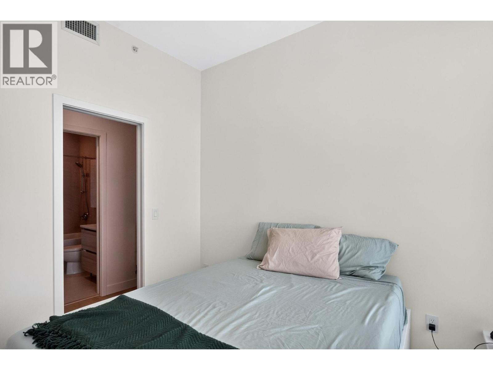 #2206 238 Leon Avenue - 16