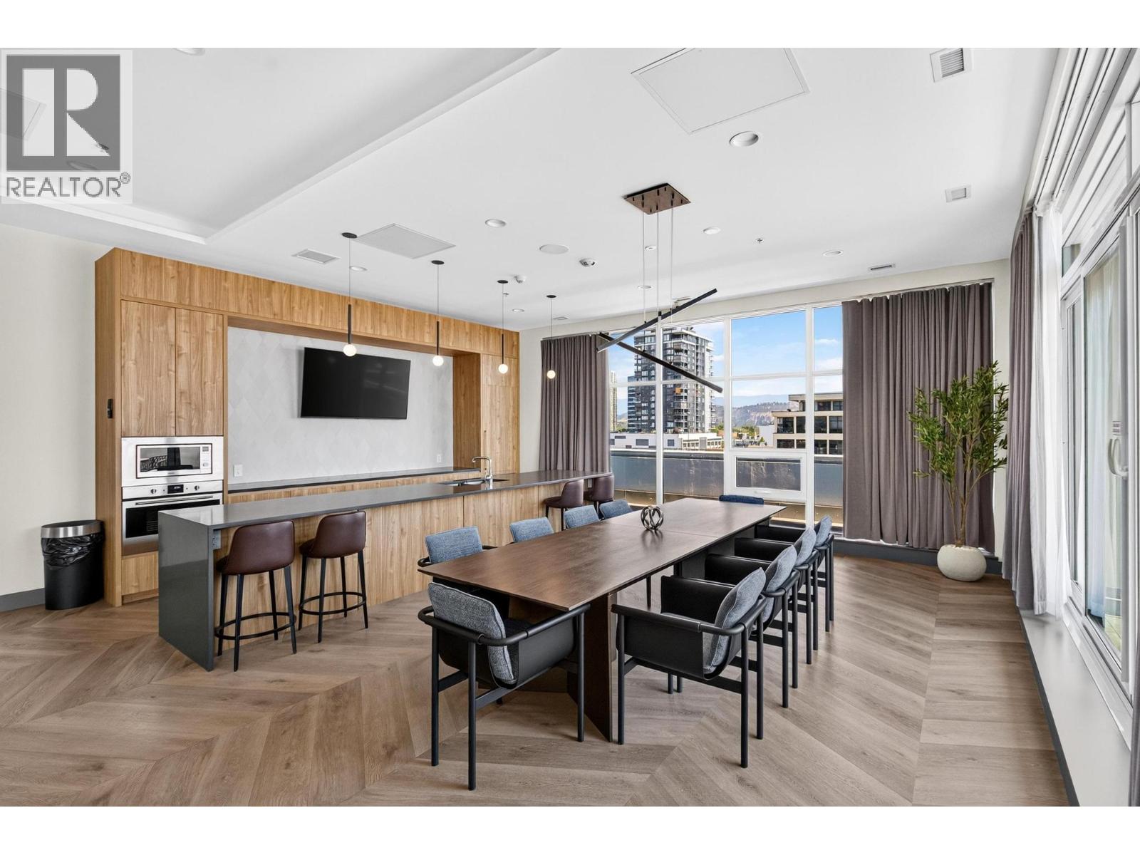 #2206 238 Leon Avenue - 39