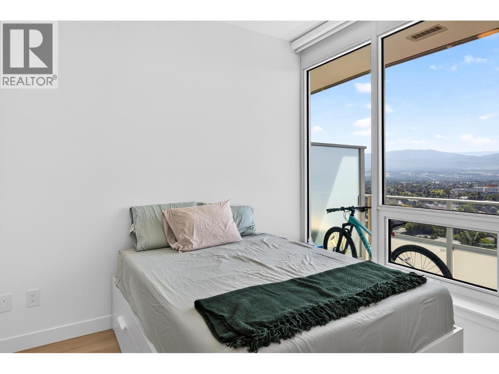 #2206 238 Leon Avenue - 14