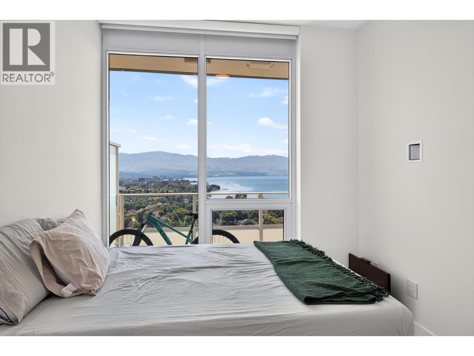 #2206 238 Leon Avenue - 15