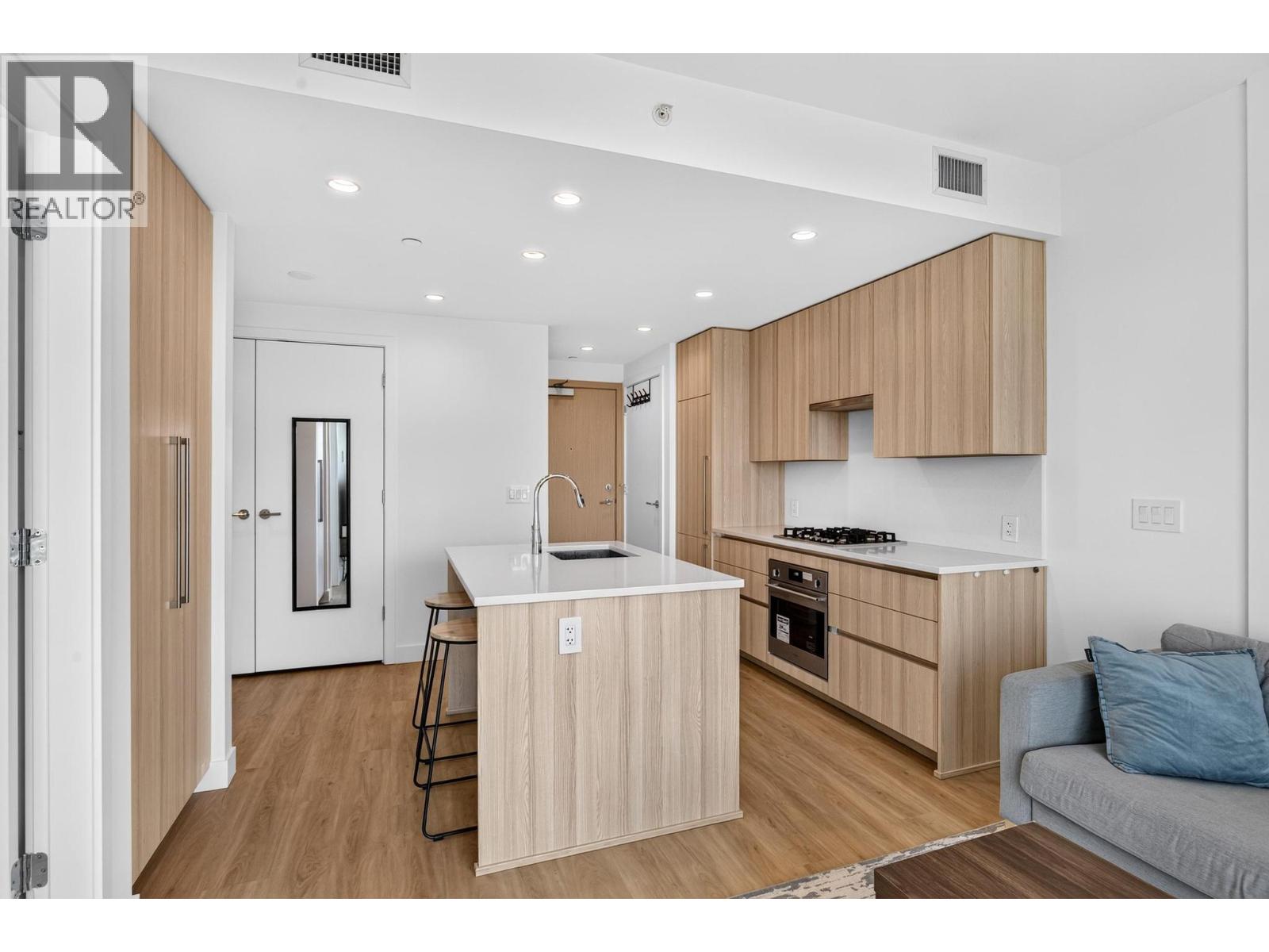 #1505 1626 WATER Street - 10