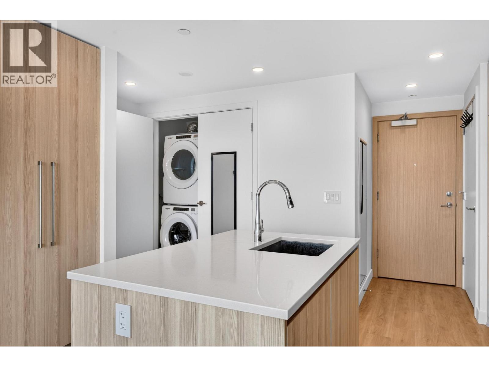 #1505 1626 WATER Street - Image 9