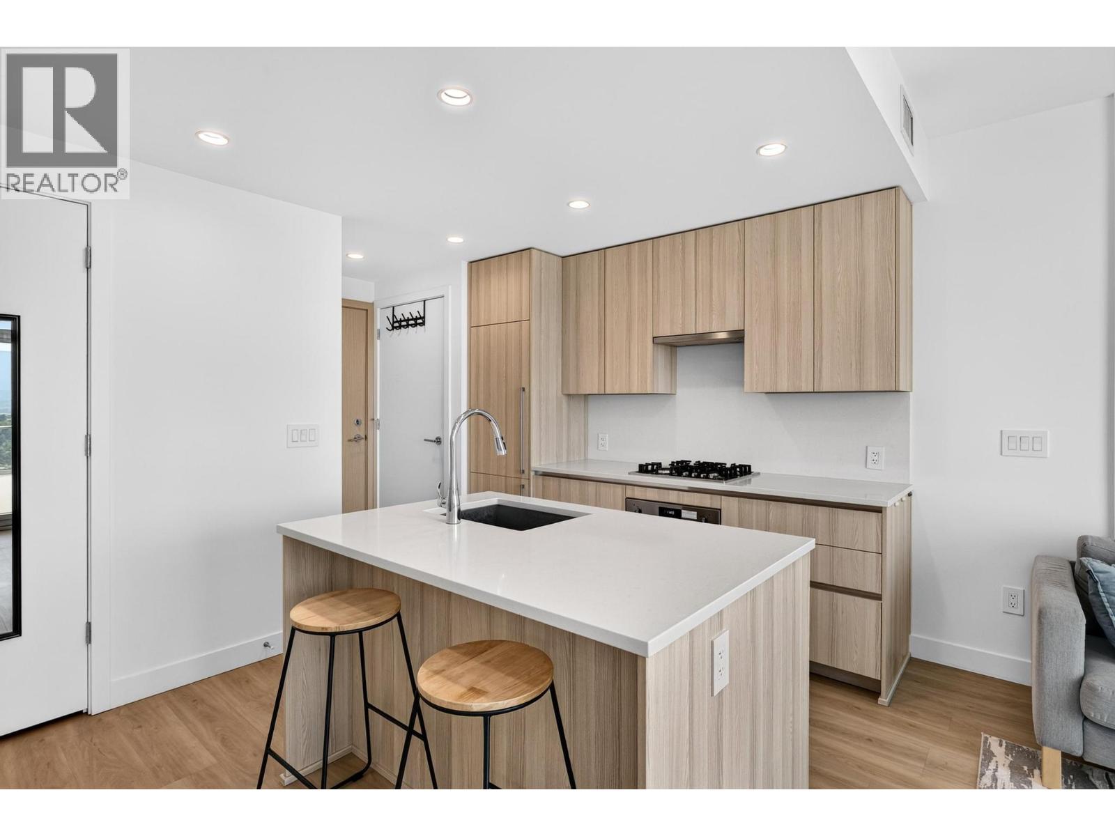 #1505 1626 WATER Street - 4