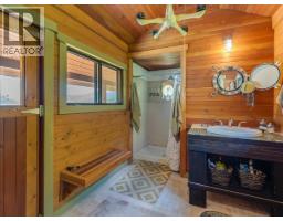 4660 Boat Access West Side, Christina Lake, BC V0H1E0 Photo 37